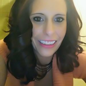 Meet your Posher, Alyson